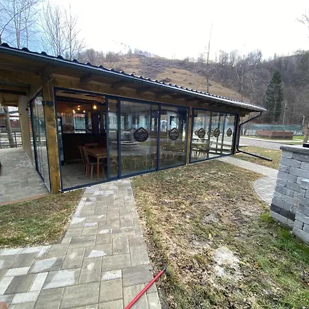 Identic Villa