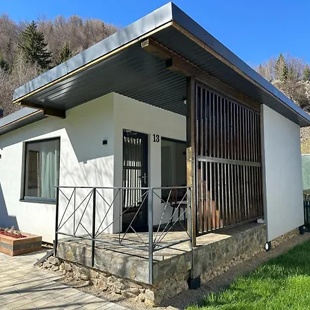 Villa Identic *