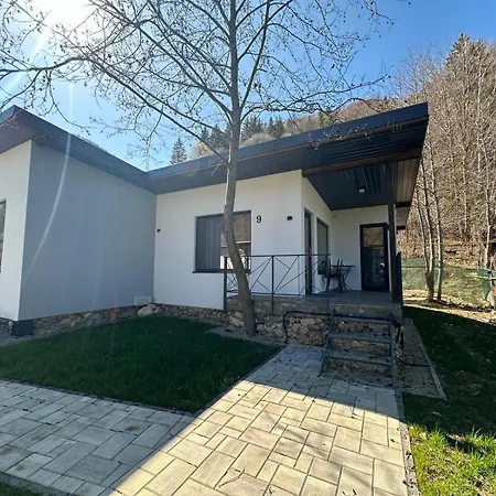 Villa Identic